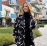Smoothi kabát fekete – Mintás női kabát – Innova Fashion